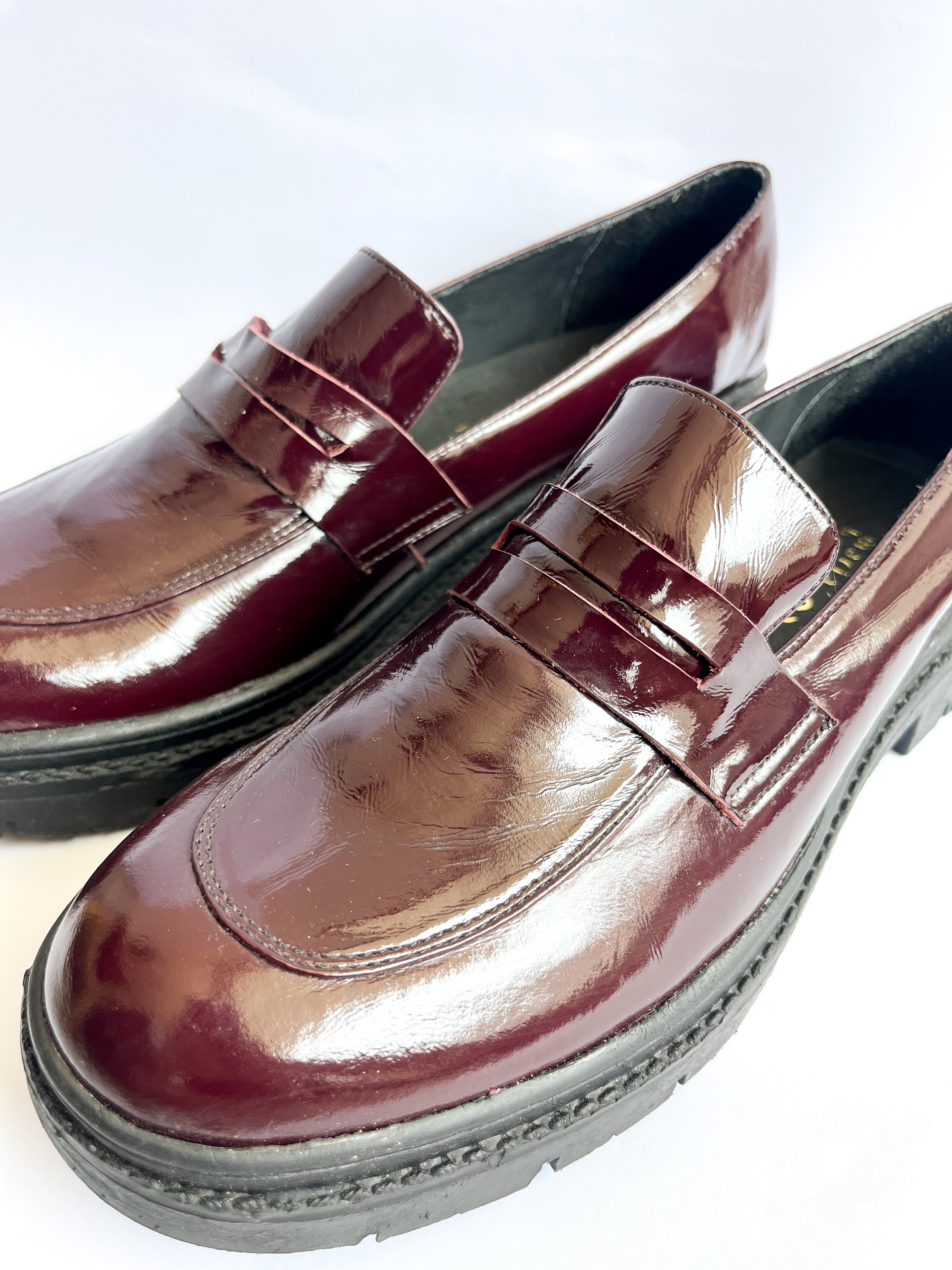 Mocasin Charol Cherry - REMATE