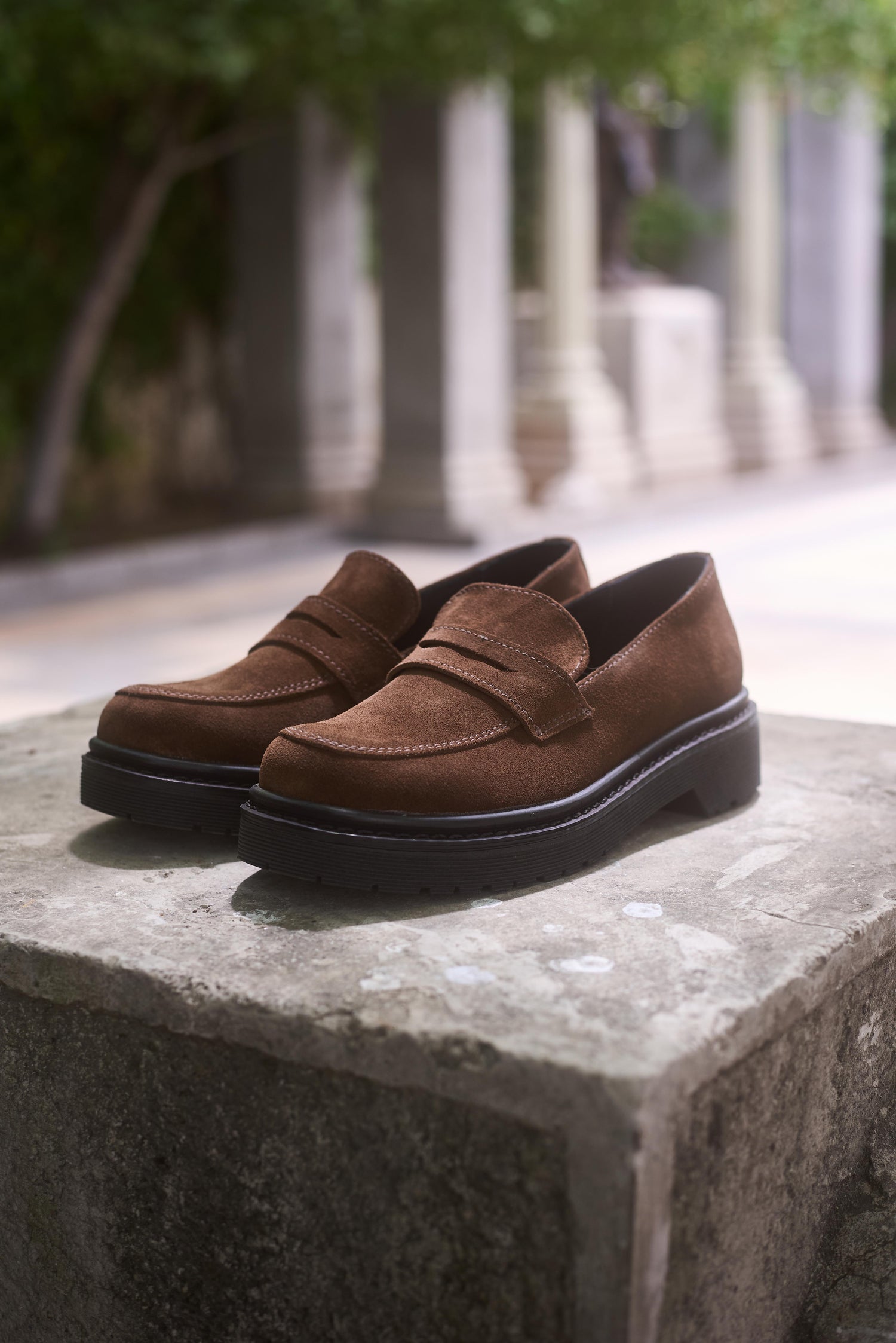 Mocasin Flat - Renobuck Chocolate - AX
